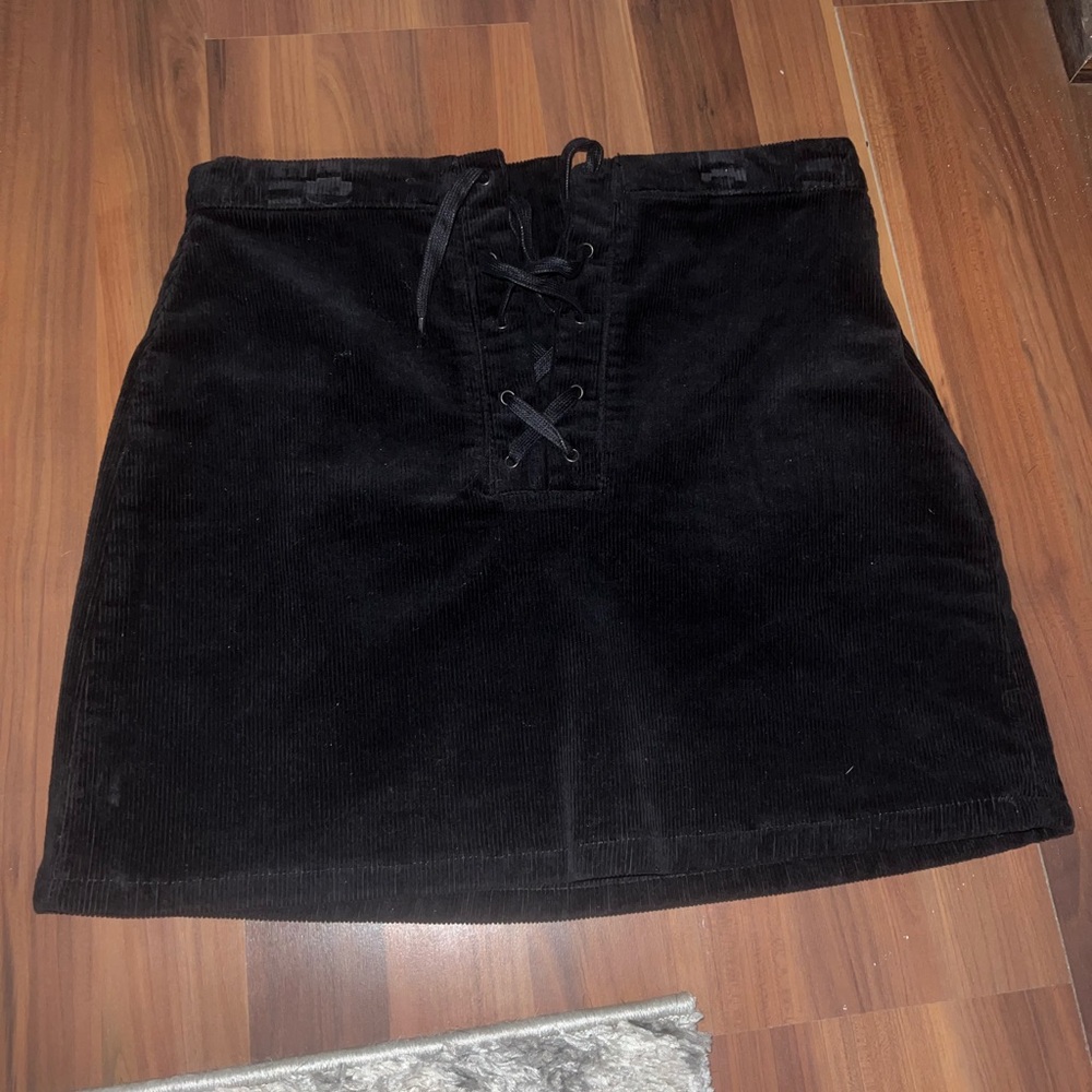 Black mini skirt, new with tag, never worn